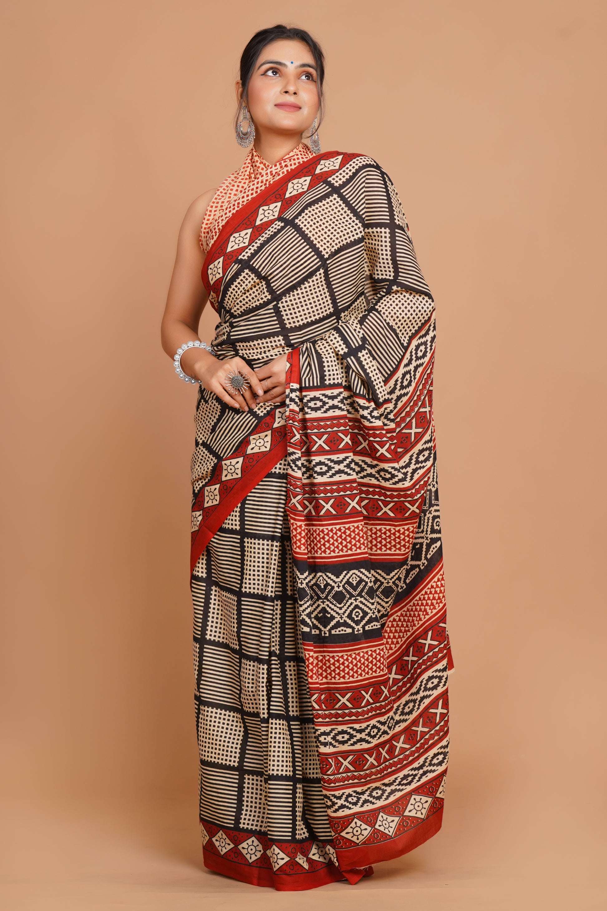 Bagru Print Mulmul Cotton Saree – Floral Buti Print