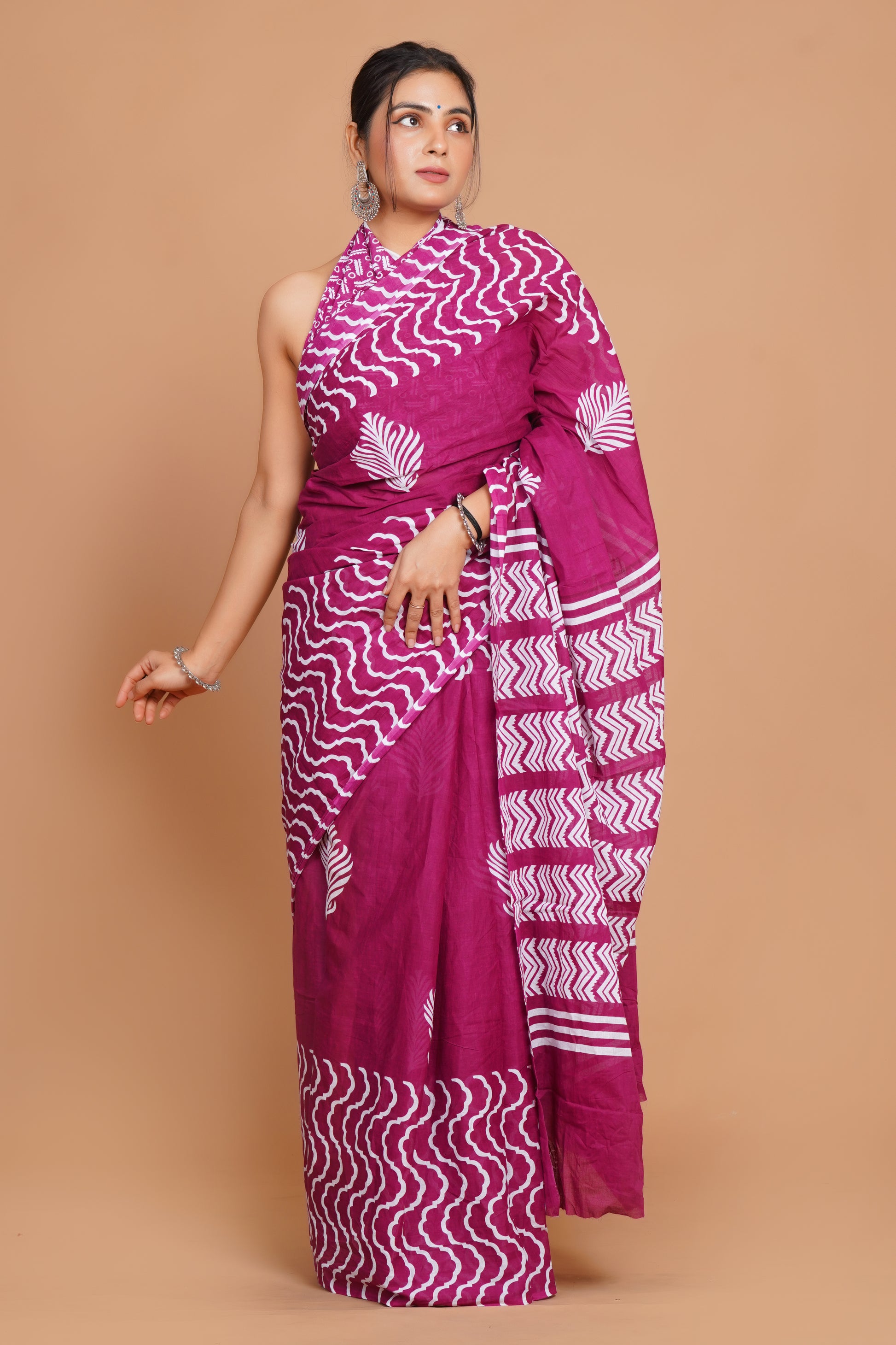 Bagru Print Mulmul Cotton Saree – Floral Buti Print