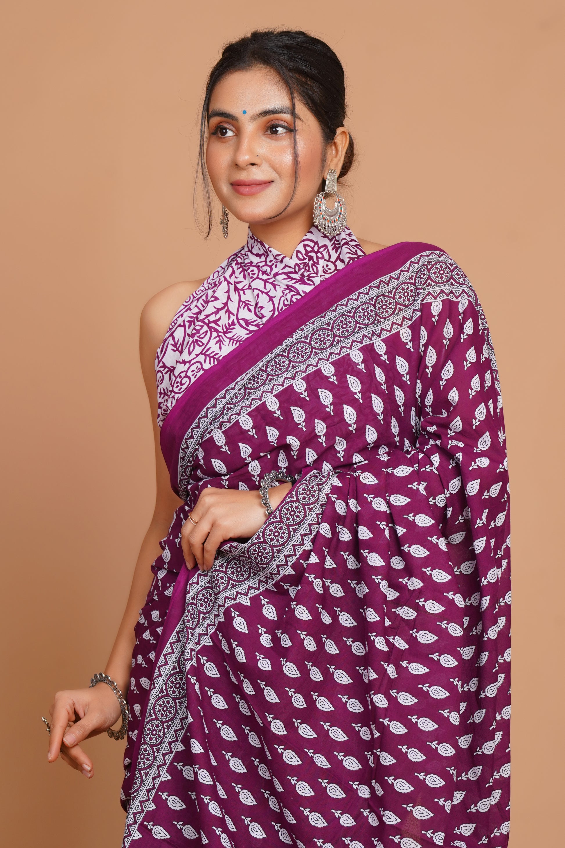 Bagru Print Mulmul Cotton Saree – Floral Buti Print