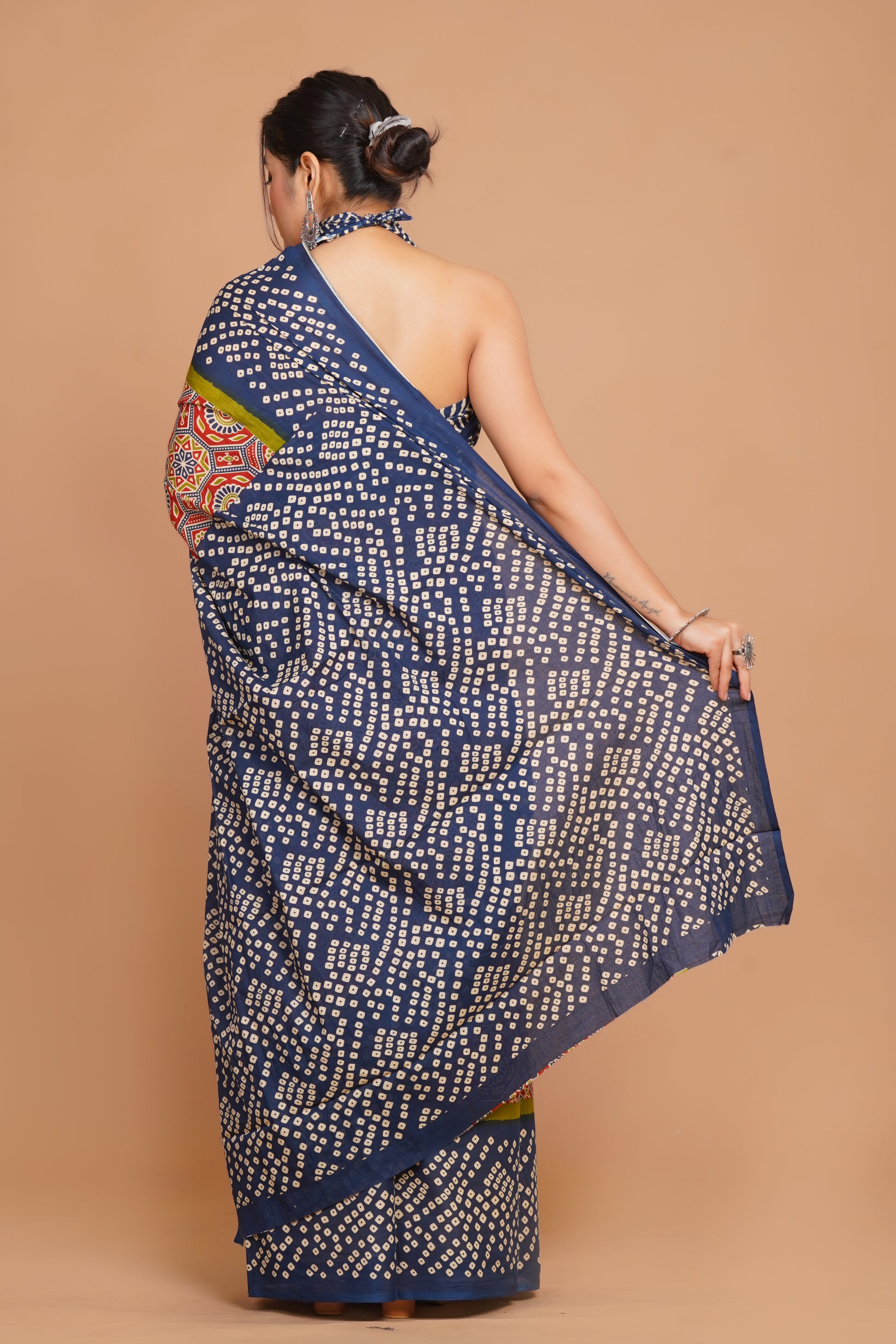 Bagru Print Mulmul Cotton Saree – Floral Buti Print